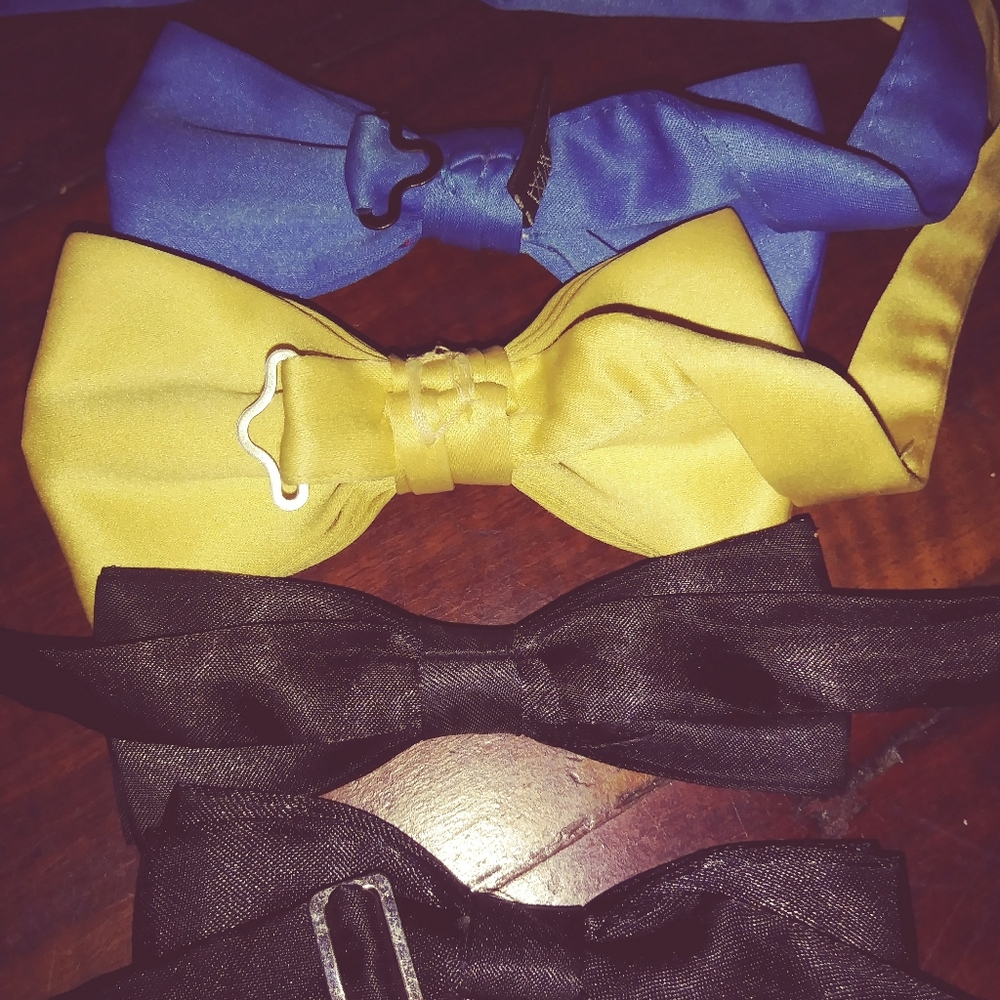 Bow ties - Picture 2 of 3